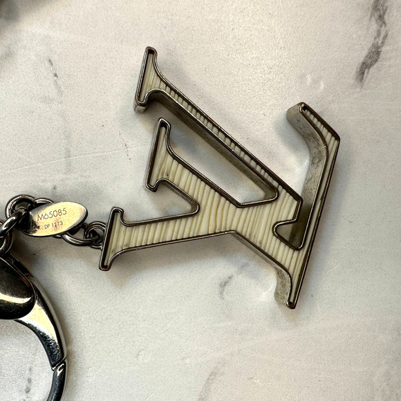 Louis Vuitton Fleur d'Epi Keychain Bag Charm Resin/Brass Key Holder Monogram LV - Picture 3 of 9